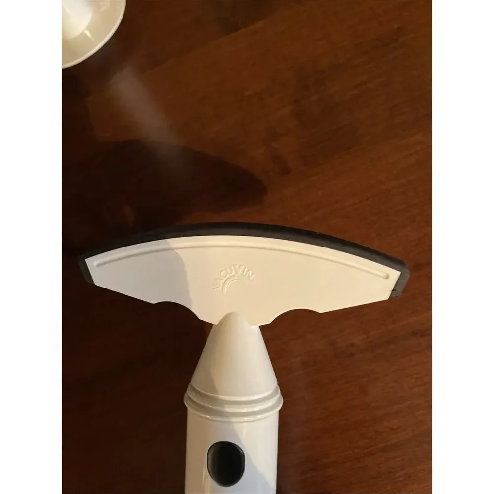 Vacu Vin Pineapple Slicer Corer Cutter Kitchen Tool Plastic Medium And Large